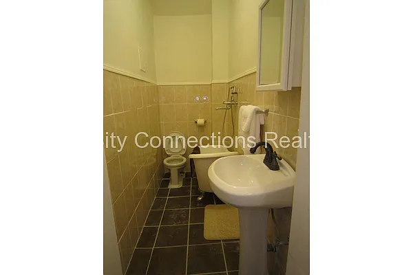 Rented by City Connections Realty | media 50