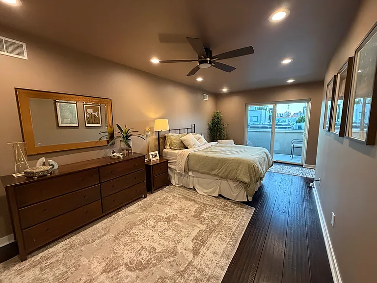 Master bedroom (3rd floor)