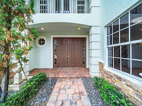 5th image of 8766 Miralago Way