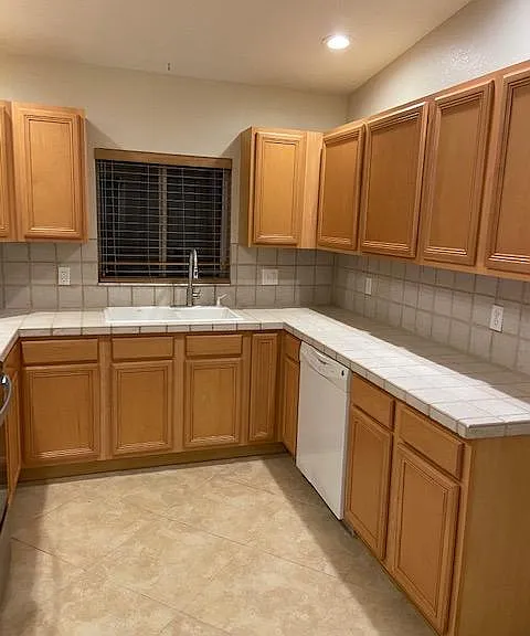 1741 Goodrich Ave — Photo 28