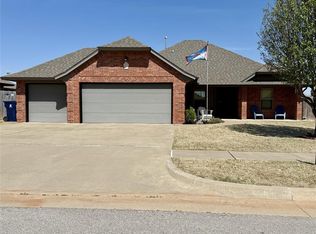 11041 NW 8th St, Yukon, OK 73099