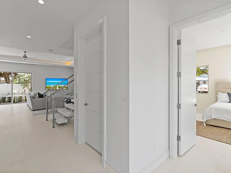 221 Shore Ct #221 — Photo 15