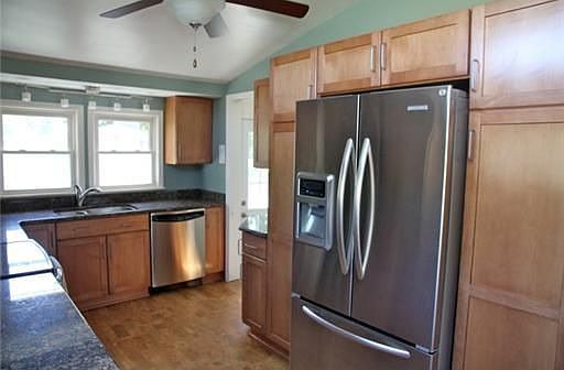 3rd image of 1911 Sunrise St