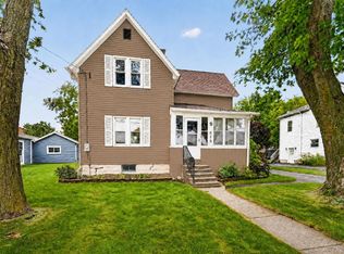 615 N 14th St, Dekalb, IL 60115