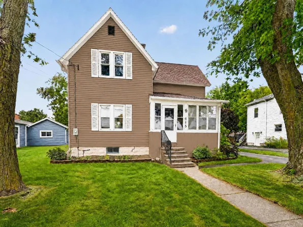 615 N 14th St, Dekalb, IL 60115