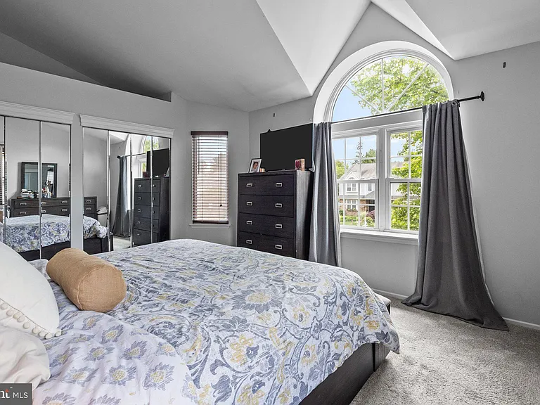 31 Pearl Dr — Photo 12