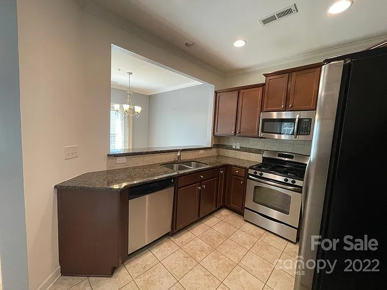 14639 Juventus St — Photo 7