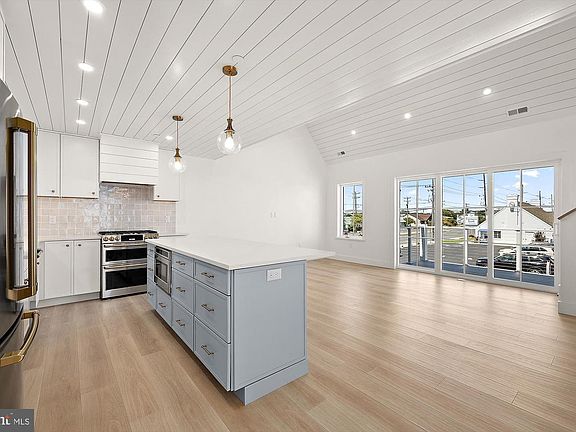 2nd image of 8606 Coastal Hwy #3