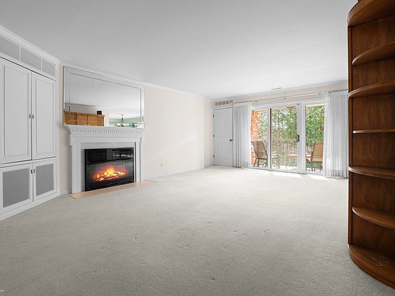 4th image of 1645 Huntington Park APT E