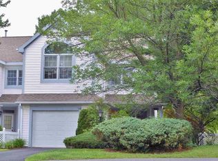 18 Malibu Hl, Rensselaer, NY 12144