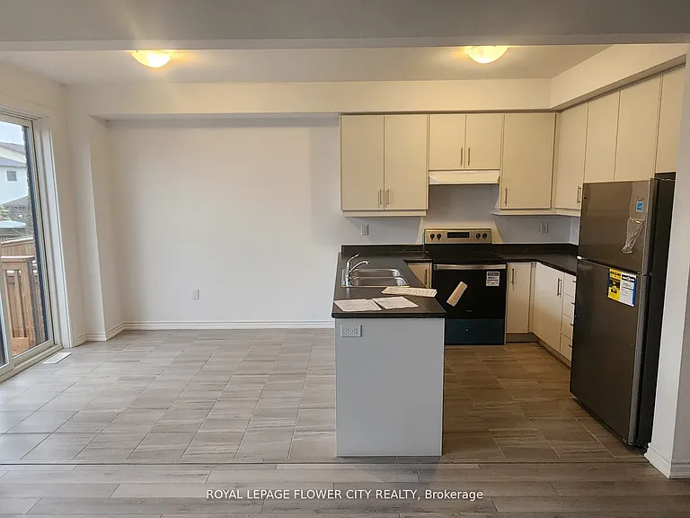 7432 Baycrest Cmn — Photo 5