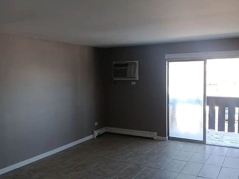 111 Pickwick Dr — Photo 12