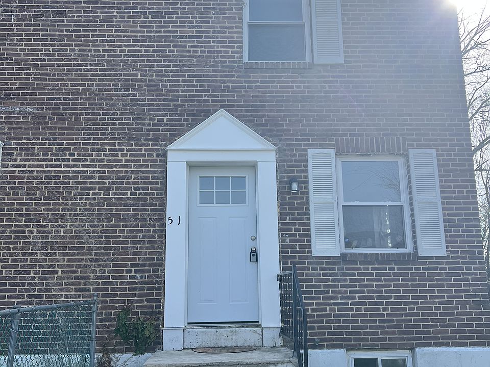 1st image of 51 Madison Dr #1