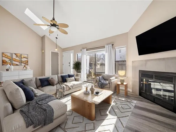 1524 Colonnade Dr, Virginia Beach, VA 23451