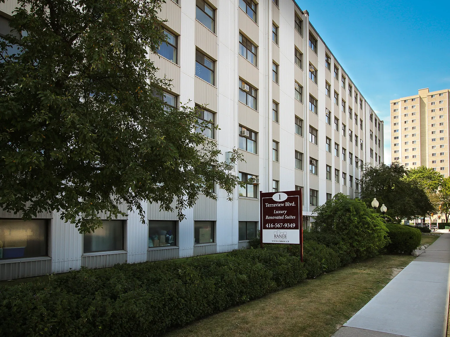 1 Terraview Blvd — Photo 3