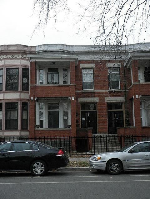 2nd image of 449 E Oakwood Blvd