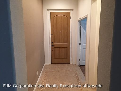 2nd image of 480 Via Stretto Ave