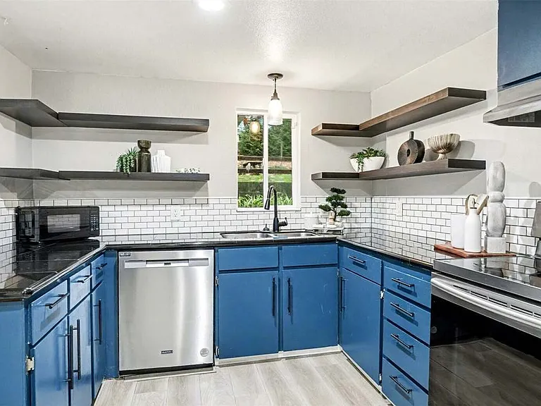 8714 E Sunnyside School Rd — Photo 9