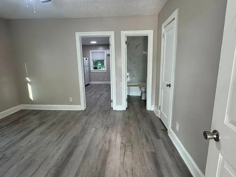 511 Memorial Park Dr — Photo 17