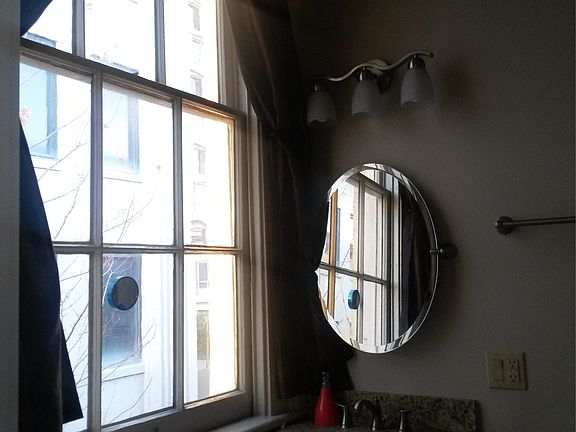 3rd image of 1529 Jackson Ave