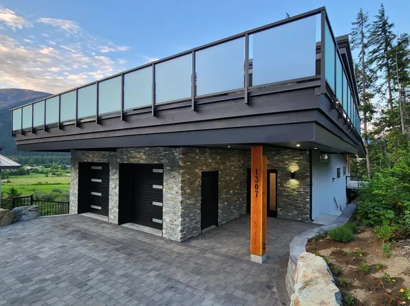 1307 Eagle Dr #3, Pemberton, BC V0N 2L1