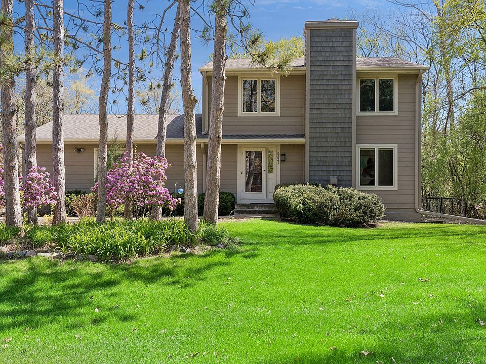 1st image of 2521 Abbey Hill Dr