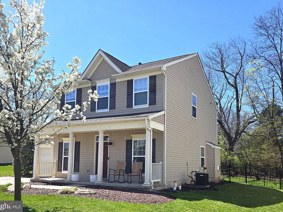 2nd image of 160 Hickory Ridge Cir