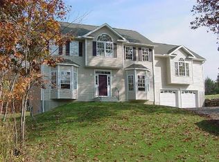 1 Dayton Rd, Trumbull, CT 06611