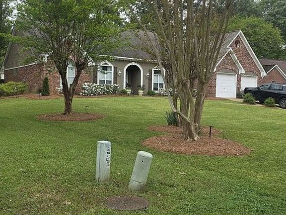3rd image of 321 Autumn Crest Dr