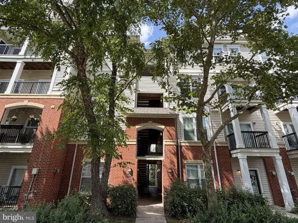 11353 Aristotle Dr #8-305, Fairfax, VA 22030