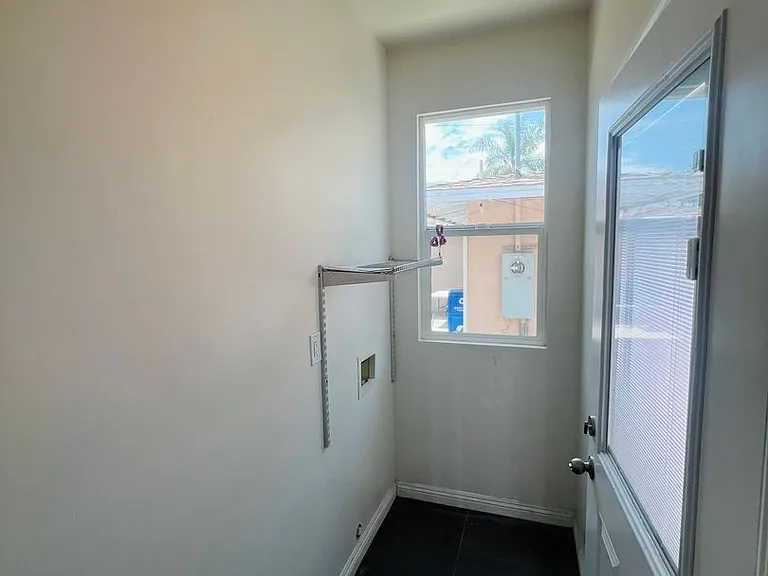1830 W Bernardy Pl #B — Photo 23