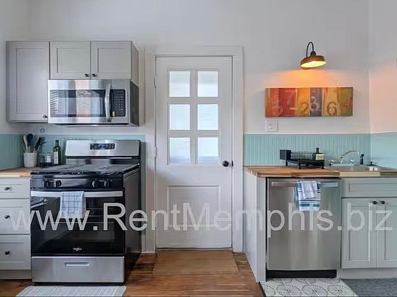 5th image of 93 N Rembert St