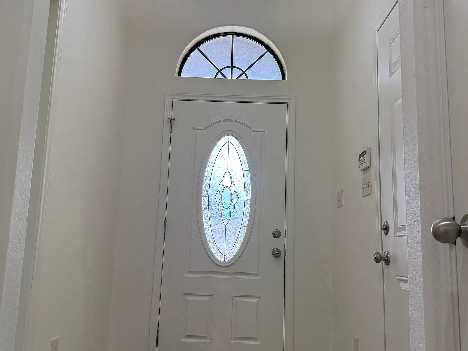 3 bed, 1374 sqft, $1,650 — Photo 4