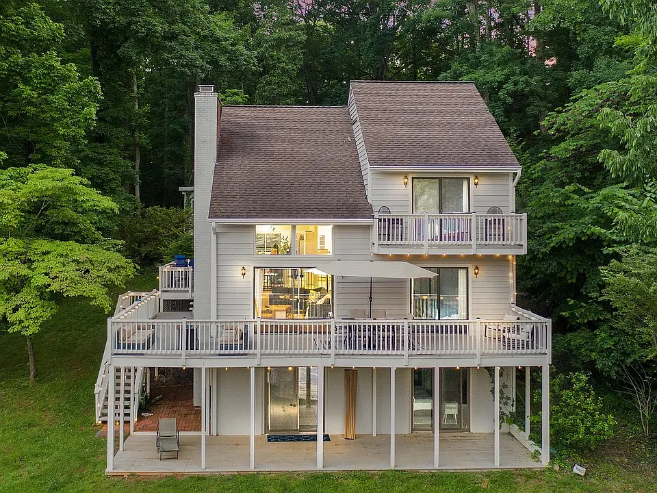 123 Christy Ln