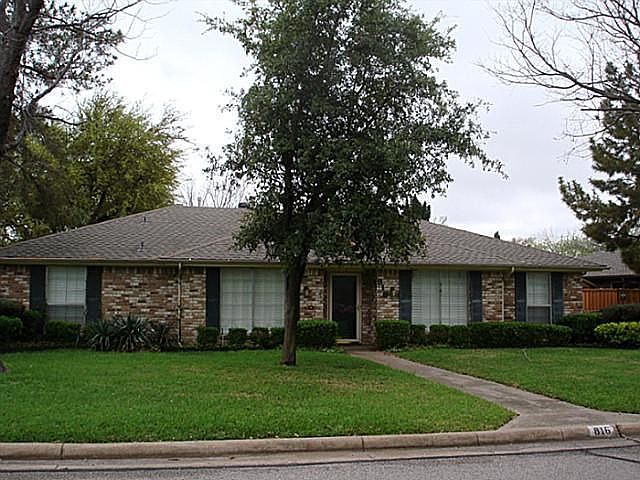 1st image of 816 Cypress Dr