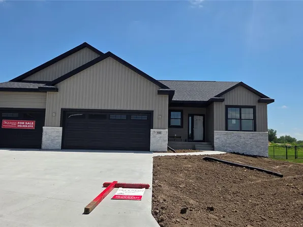841 Longbow Ct, Marion, IA 52302