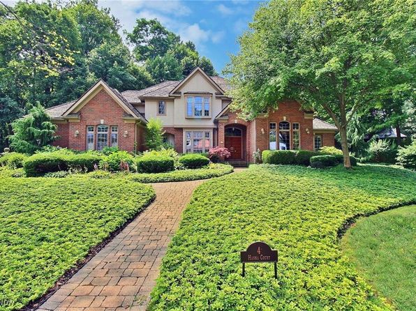 4 Hanna Ct, Cleveland, OH 44108