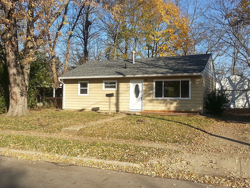 1st image of 247 Marchmont Dr