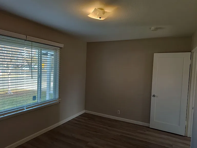 3636 Alberta Ave — Photo 17