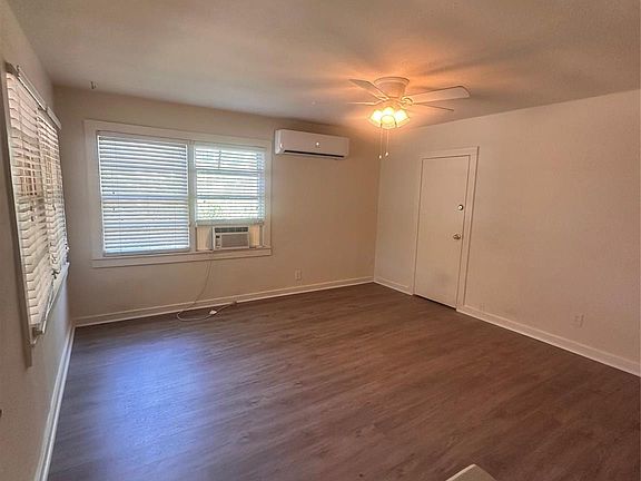 3rd image of 1607 Klauke St