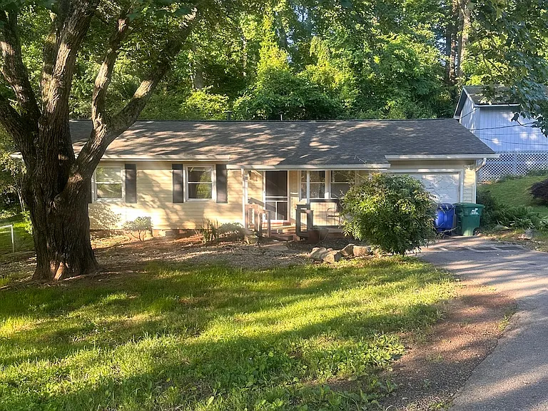 940 Glenn Bridge Rd SE — Photo 1