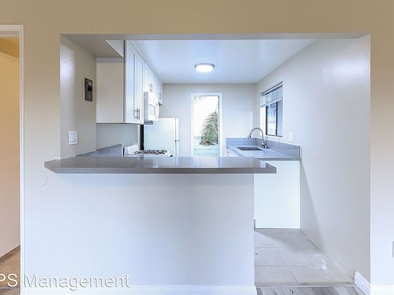 4th image of 119 Orange Ave APT 03