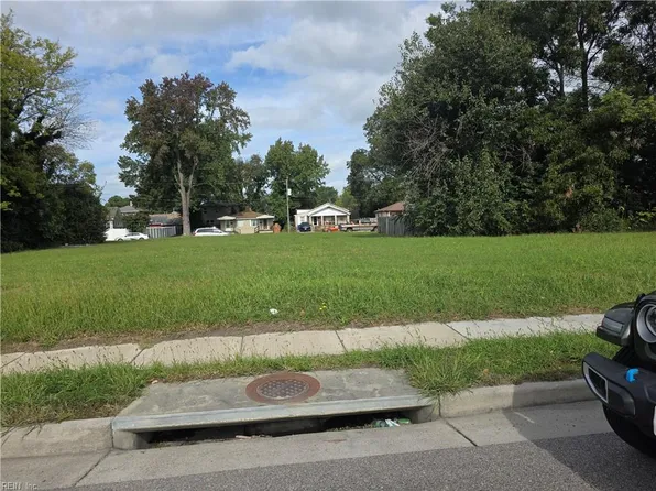 2520 Turnpike Rd, Portsmouth, VA 23707