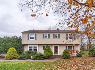 21 River Bend Rd, Clinton, NJ 08809