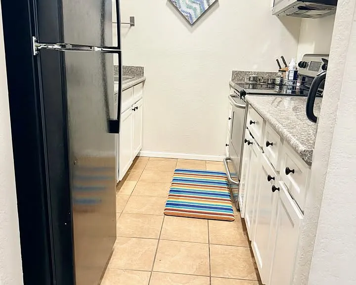 3300 Wolcott Cmn — Photo 1