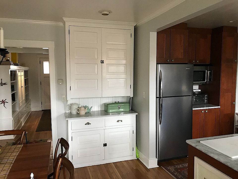 Original kitchen cabinet