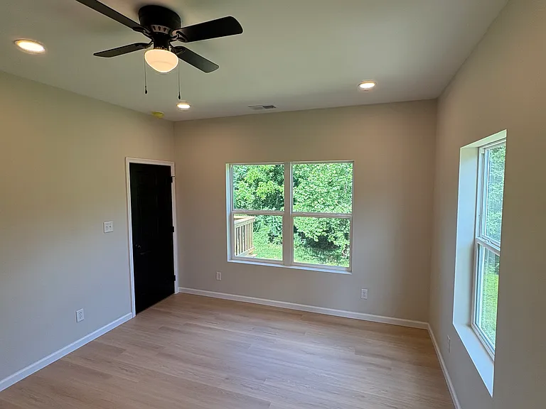 2632 Hydraulic Rd — Photo 16
