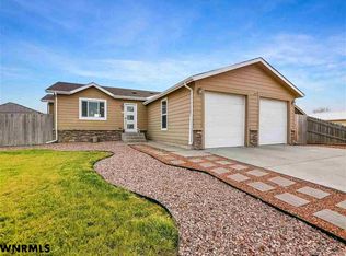 215 K St, Gering, NE 69341