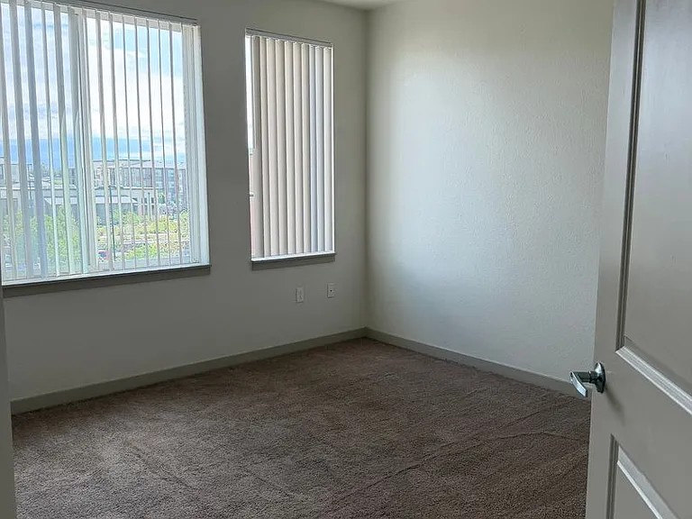 1305 N Peoria St — Photo 59