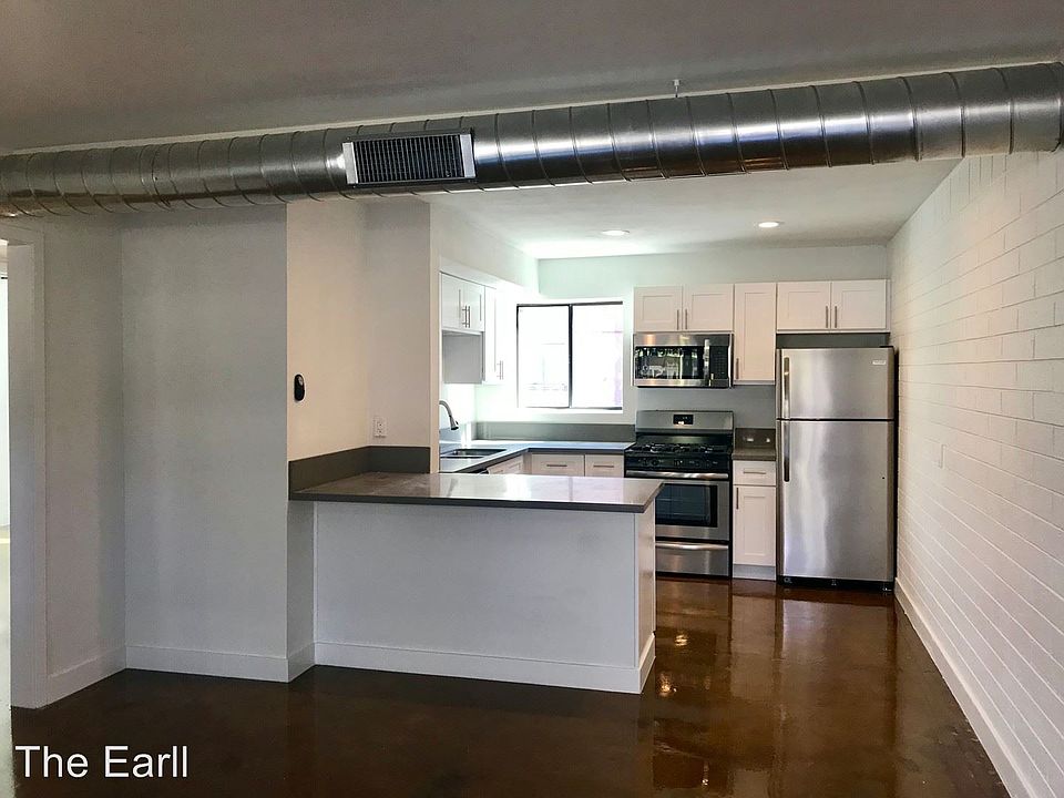 1st image of 320 W Earll Dr APT 04